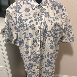 Old Navy Button Up Men’s Dress shirt DRY CLEAN ONLY
